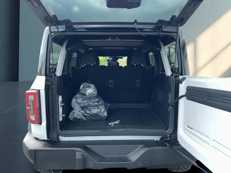 2026 Ford Bronco Outer Banks, weiß, 0 km, Import Kanada — Foto 7 z 12