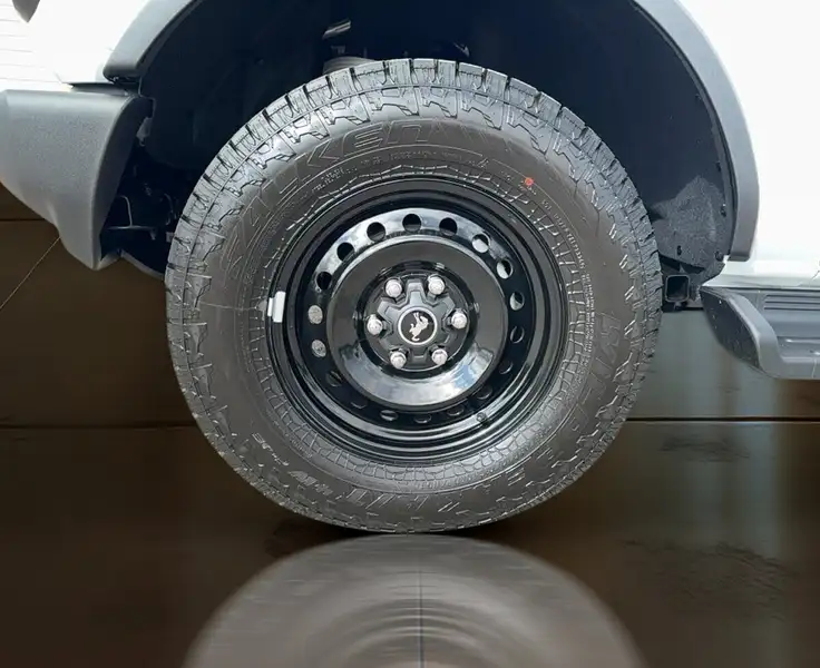 2026 Ford Bronco Outer Banks, weiß, 0 km, Import Kanada — Foto 9 z 12