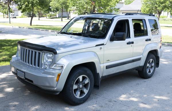 2008 Jeep, Import Kanada — Foto 2 z 9