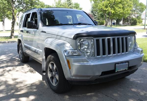 2008 Jeep, Import Kanada — Foto 3 z 9