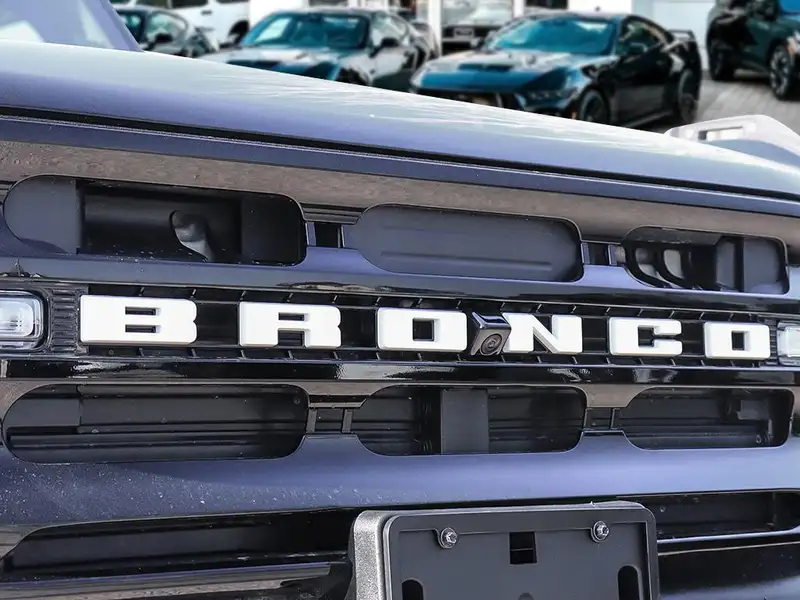 2026 Ford Bronco Outer Banks, schwarz, 0 km, Import Kanada — Foto 7 z 9