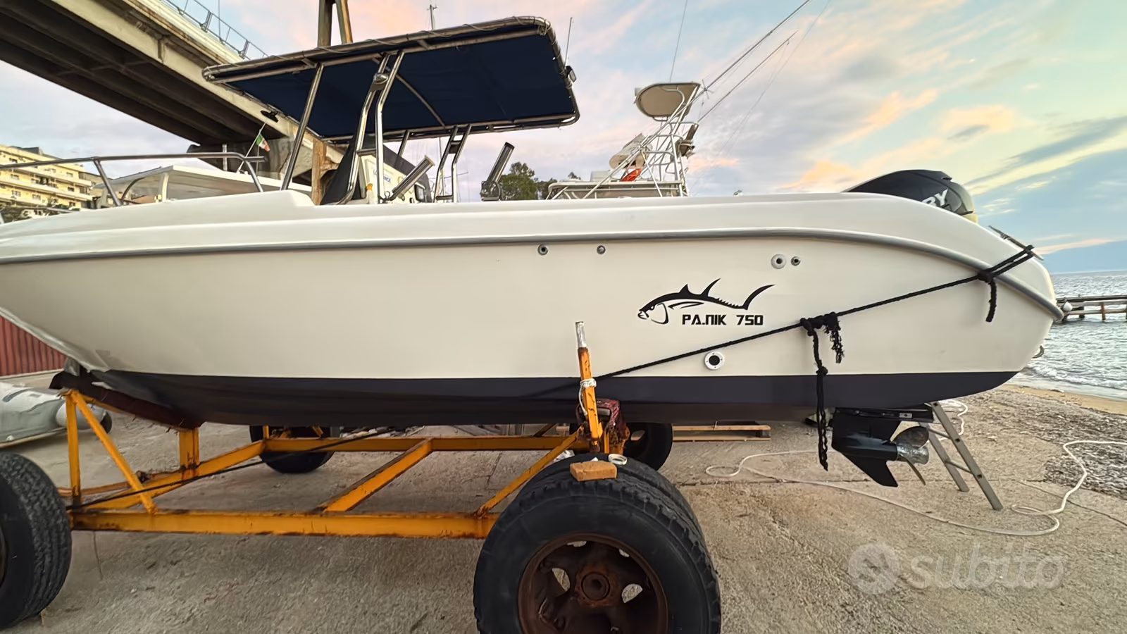 Nautica, Import Auf Lager in der EU — Foto 1