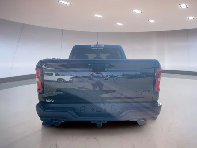 2027 RAM 1500 Rebel, schwarz, 1 km, Import Kanada — Foto 3 z 5