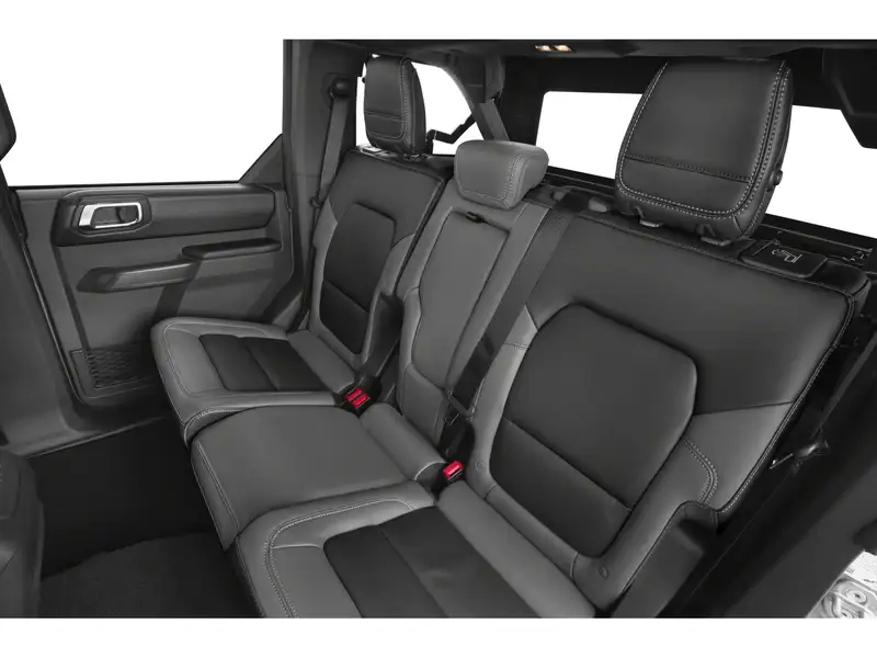 2026 Ford Bronco OUTER BANKS, Desert Sand, 0 km, Import Kanada — Foto 8 z 11