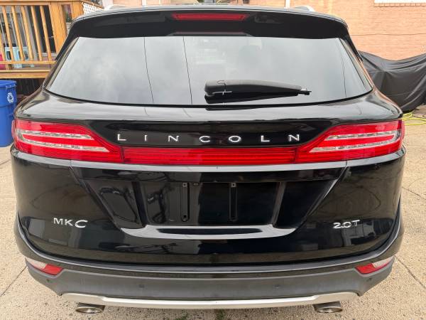 2017 Lincoln, Import USA — Foto 5 z 12
