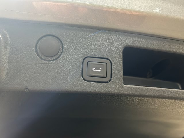 2027 GMC Terrain AWD Elevation, grau, 6 km, Import Kanada — Foto 11 z 20