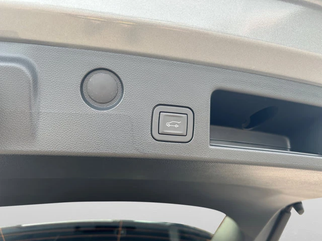 2027 GMC Terrain AWD AT4, grau, 5 km, Import Kanada — Foto 11 z 20