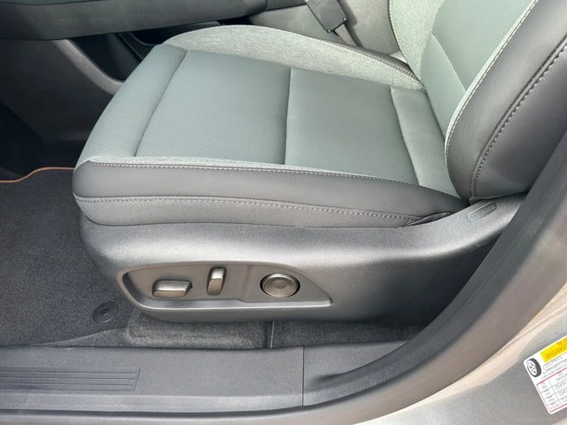 2027 GMC Terrain AWD AT4, grau, 5 km, Import Kanada — Foto 15 z 20