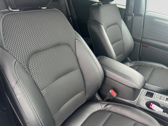 2026 Ford Escape PHEV, weiß, 3 km, Import Kanada — Foto 12 z 20