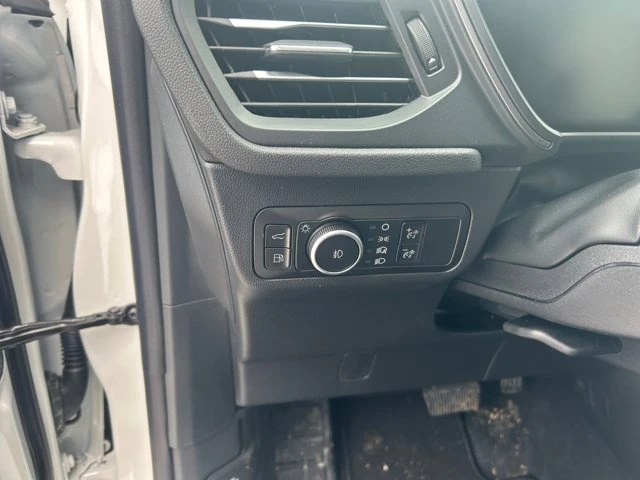2026 Ford Escape PHEV, weiß, 3 km, Import Kanada — Foto 16 z 20