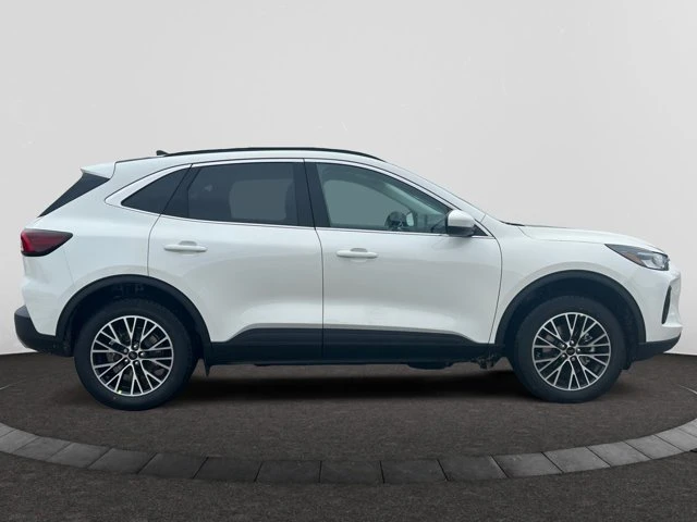 2026 Ford Escape PHEV, weiß, 3 km, Import Kanada — Foto 6 z 20