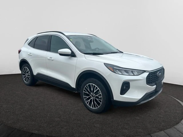 2026 Ford Escape PHEV, weiß, 3 km, Import Kanada — Foto 7 z 20