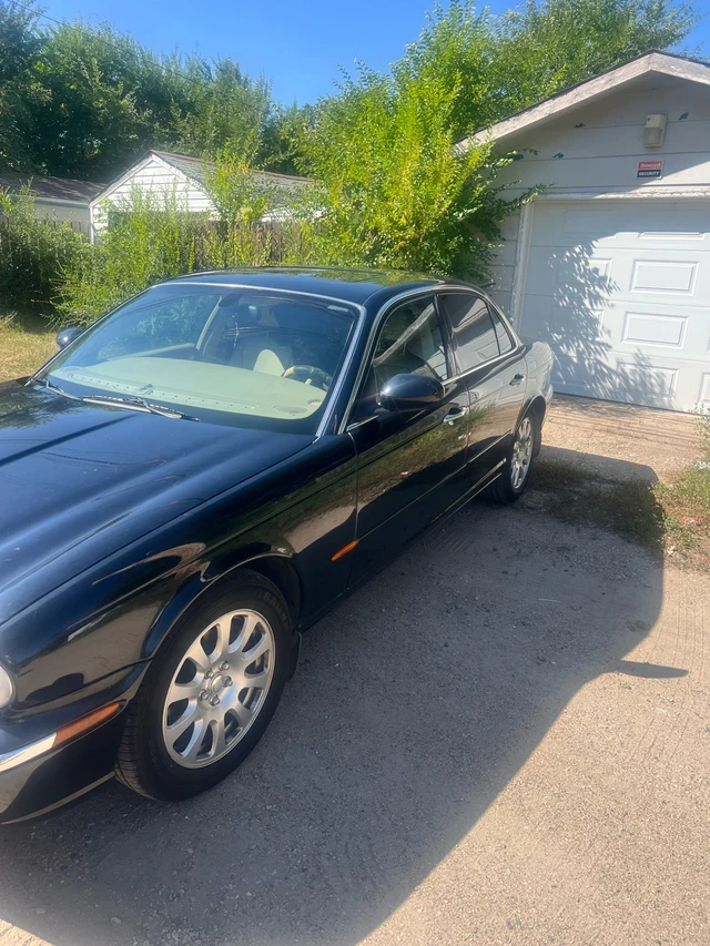 2004 Jaguar Xj, 140 km, Import Kanada — Foto 2 z 4