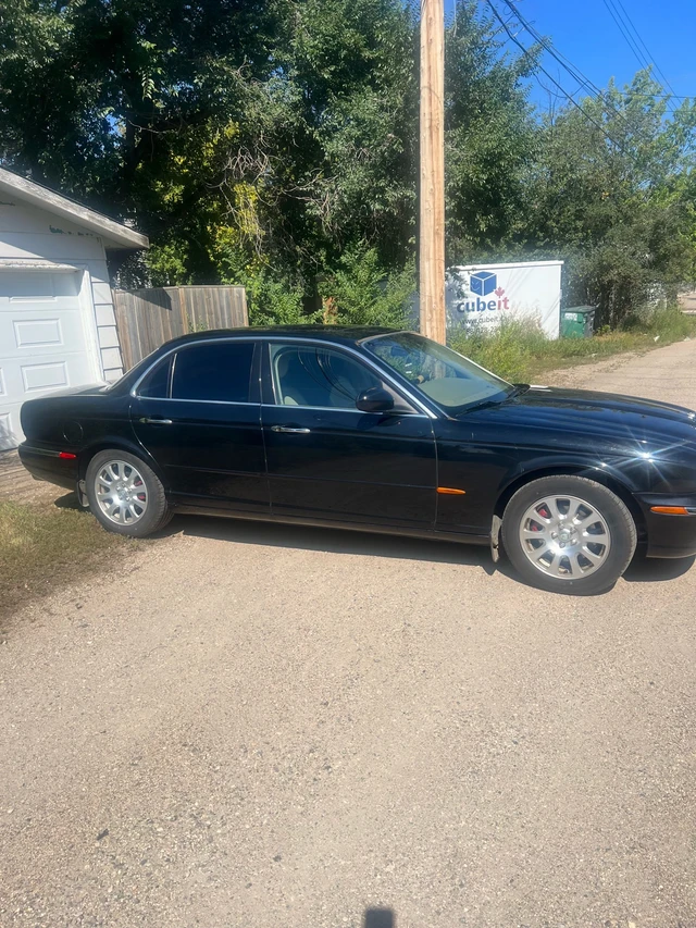 2004 Jaguar Xj, 140 km, Import Kanada — Foto 3 z 4