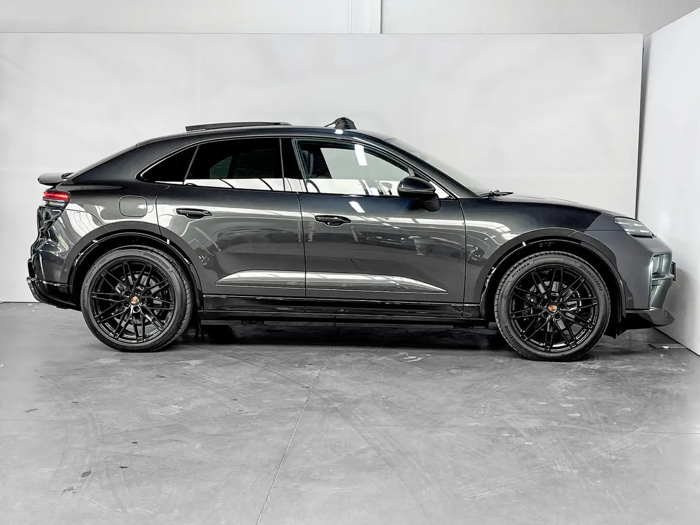 2026 Porsche Macan, 1.000 km, Belgien — Foto 4 z 12