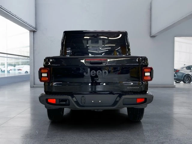 2026 Jeep Gladiator Sahara, schwarz, 84 km, Import Kanada — Foto 4 z 20