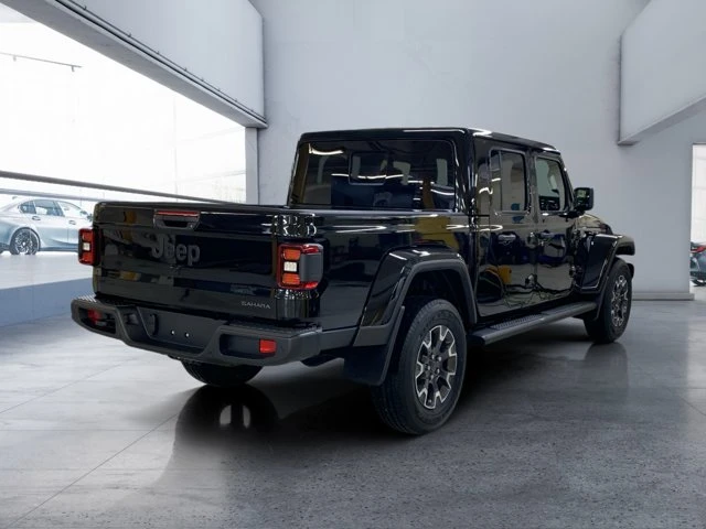 2026 Jeep Gladiator Sahara, schwarz, 84 km, Import Kanada — Foto 5 z 20