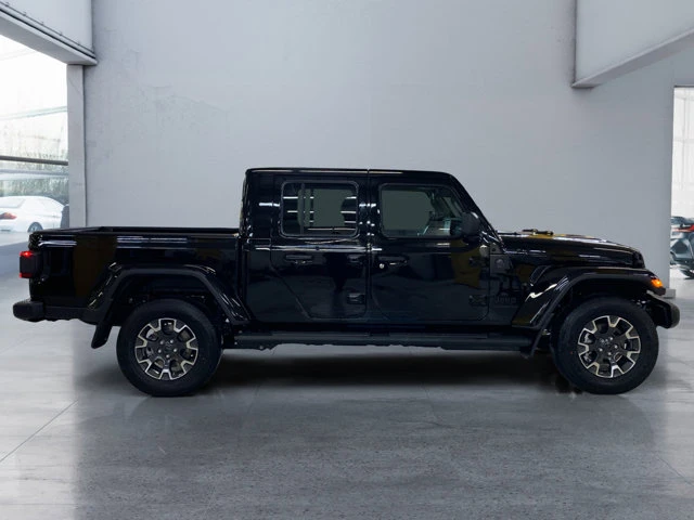 2026 Jeep Gladiator Sahara, schwarz, 84 km, Import Kanada — Foto 6 z 20