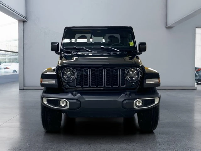2026 Jeep Gladiator Sahara, schwarz, 84 km, Import Kanada — Foto 8 z 20