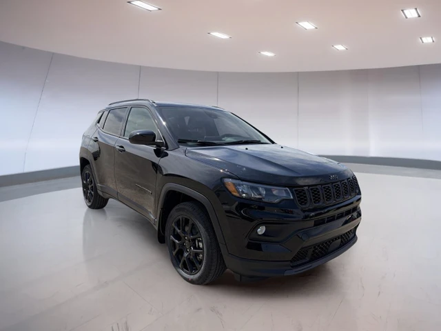 2026 Jeep Compass Latitude, schwarz, 1 km, Import Kanada — Foto 4 z 5