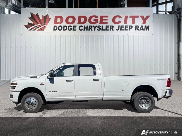 2027 RAM 3500 Big Horn, weiß, 1 km, Import Kanada — Foto 2 z 20