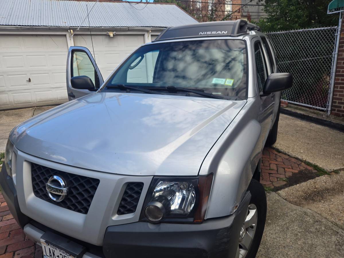 2011 Nissan, Import USA — Foto 10 z 12