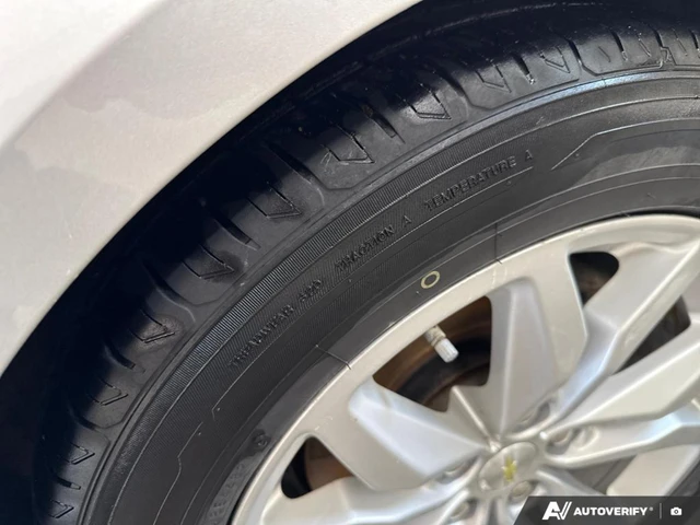 2017 Chevrolet Impala LT, 230.505 km, Import Kanada — Foto 10 z 20