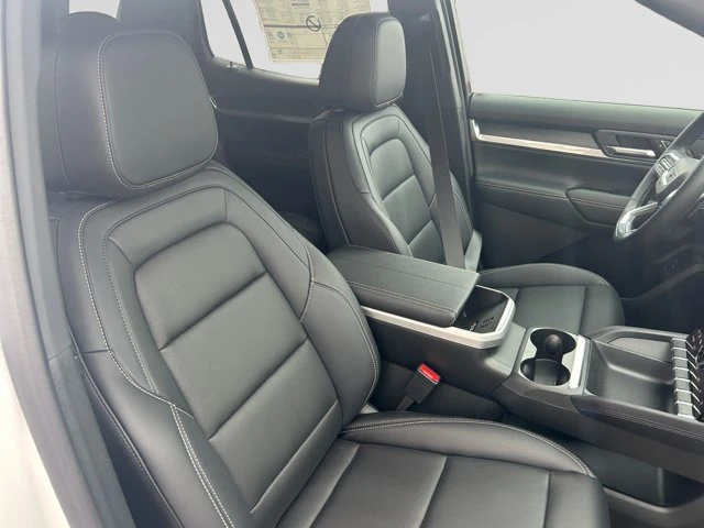 2027 GMC Terrain AWD Elevation, weiß, 7 km, Import Kanada — Foto 12 z 20