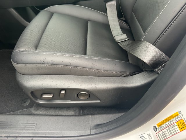 2027 GMC Terrain AWD Elevation, weiß, 7 km, Import Kanada — Foto 15 z 20