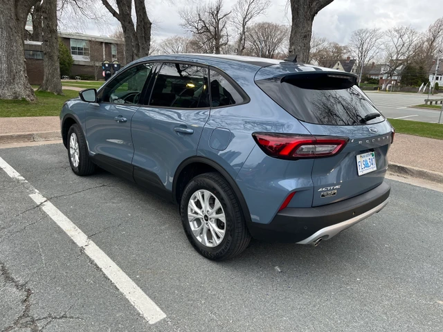 2025 Ford Escape Active AWD, 30.000 km, Import Kanada — Foto 5 z 5