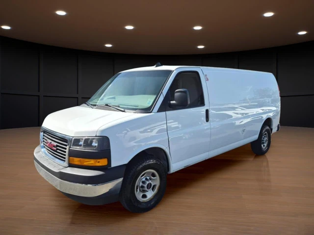 2022 GMC Savana Work, weiß, 72.770 km, Import Kanada — Foto 1