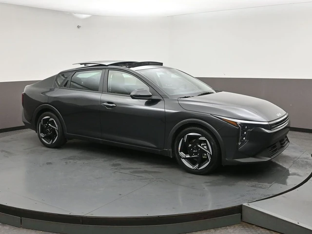 2026 Kia K4 EX, grau, 13.288 km, Import Kanada — Foto 1
