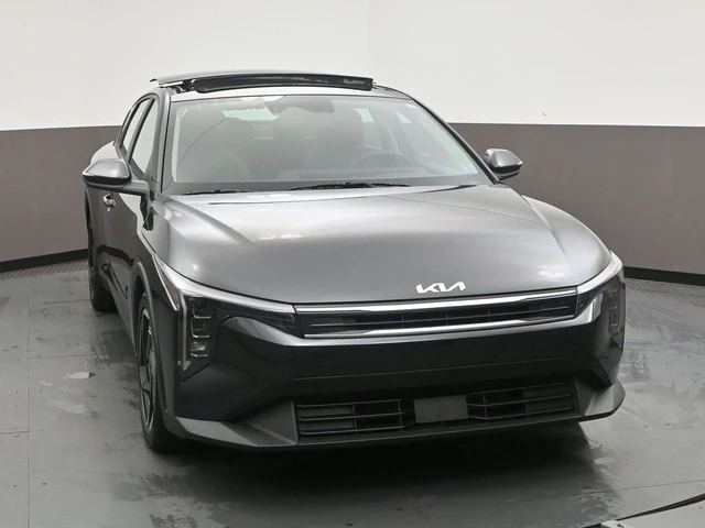 2026 Kia K4 EX, grau, 13.288 km, Import Kanada — Foto 2 z 20