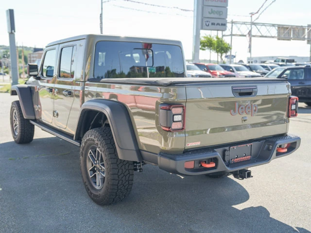 2026 Jeep Gladiator Mojave, grün, 23 km, Import Kanada — Foto 4 z 17