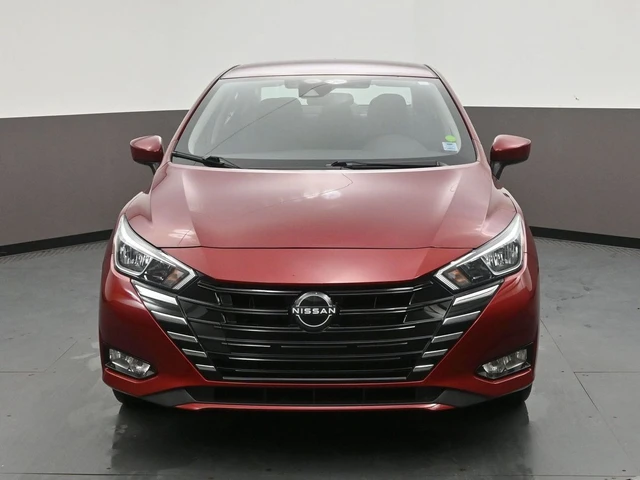 2024 Nissan Versa SV, rot, 74.224 km, Import Kanada — Foto 2 z 20