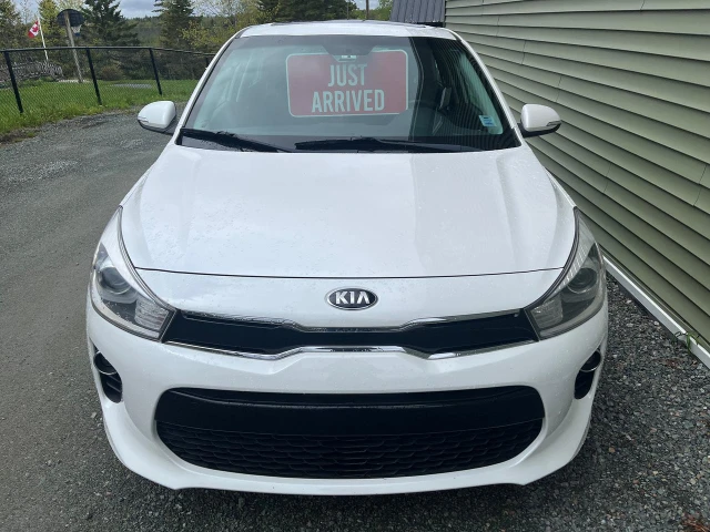 2018 Kia Rio EX, weiß, 162.000 km, Import Kanada — Foto 2 z 8