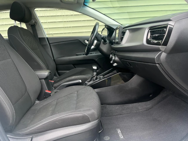 2018 Kia Rio EX, weiß, 162.000 km, Import Kanada — Foto 6 z 8