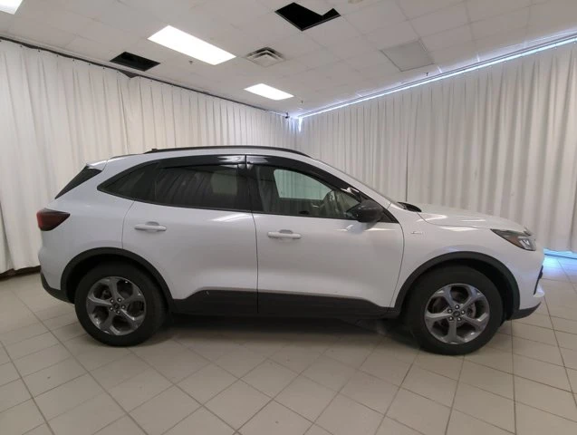 2025 Ford Escape ST-Line, grau, 3.710 km, Import Kanada — Foto 9 z 20