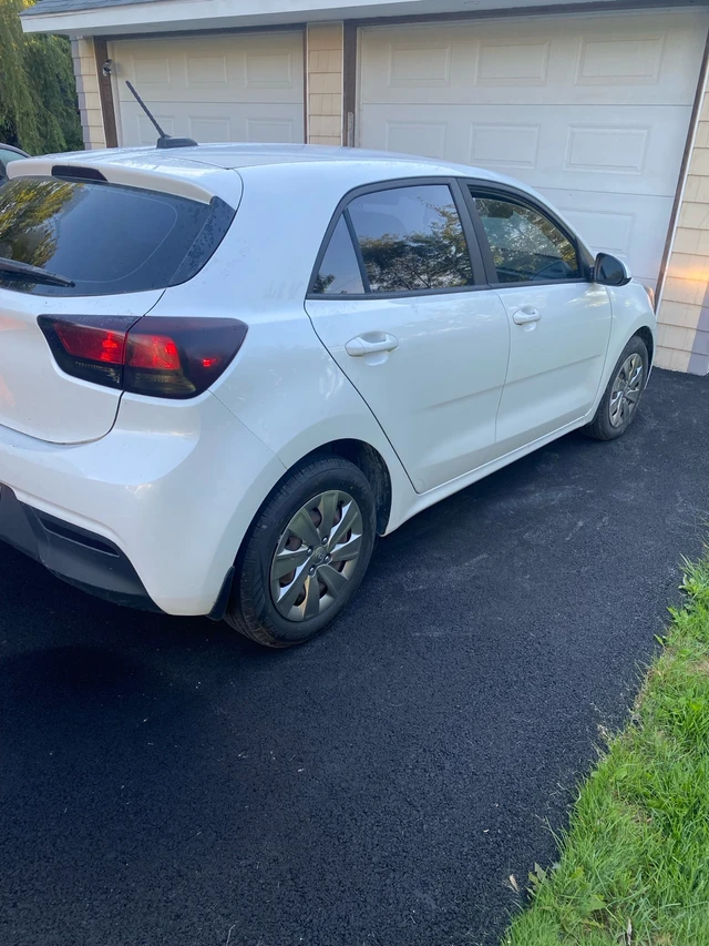 2018 Kia Rio, 88.000 km, Import Kanada — Foto 2 z 5