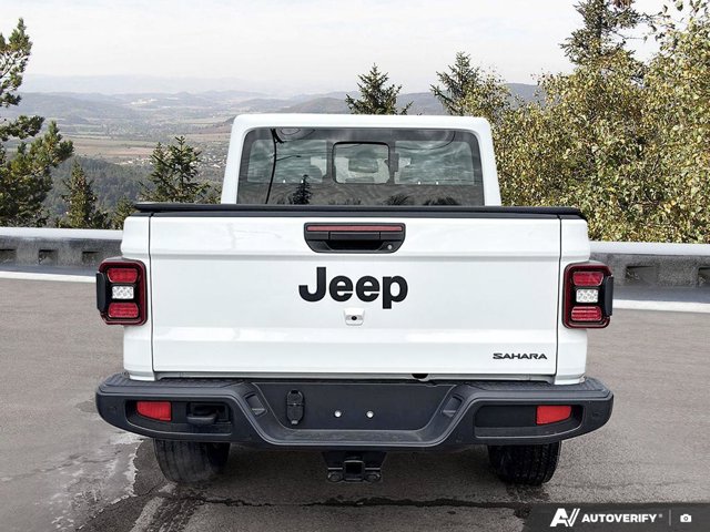 2026 Jeep Gladiator NightHawk, grau, 53 km, Import Kanada — Foto 5 z 20