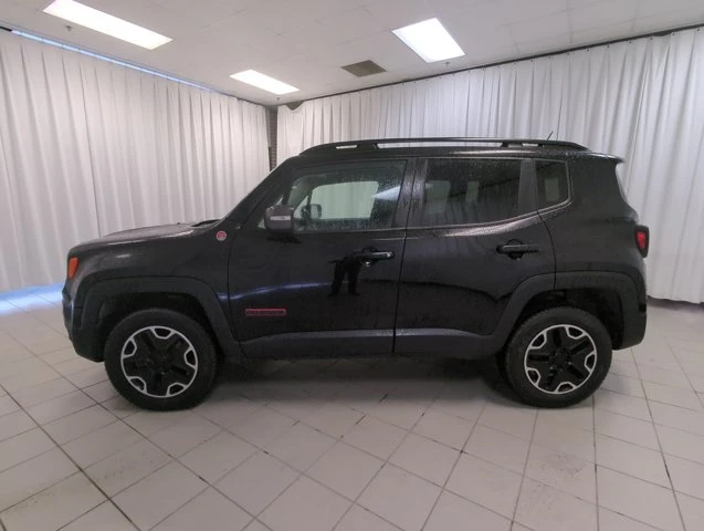 2016 Jeep Renegade Trailhawk, schwarz, 149.522 km, Import Kanada — Foto 5 z 20