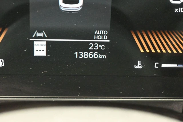 2026 Kia K4 EX+, weiß, 13.866 km, Import Kanada — Foto 8 z 20