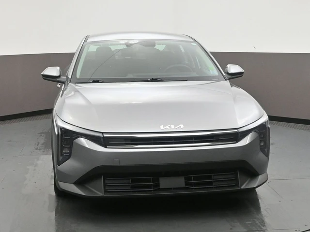 2025 Kia K4 EX, grau, 25.109 km, Import Kanada — Foto 2 z 20