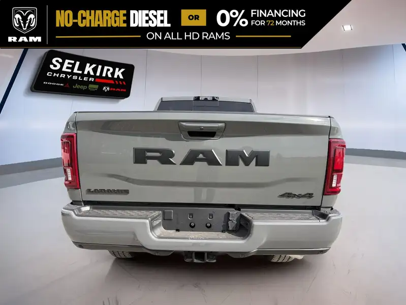 2027 RAM 2500 Laramie, grau, 21 km, Import Kanada — Foto 5 z 12