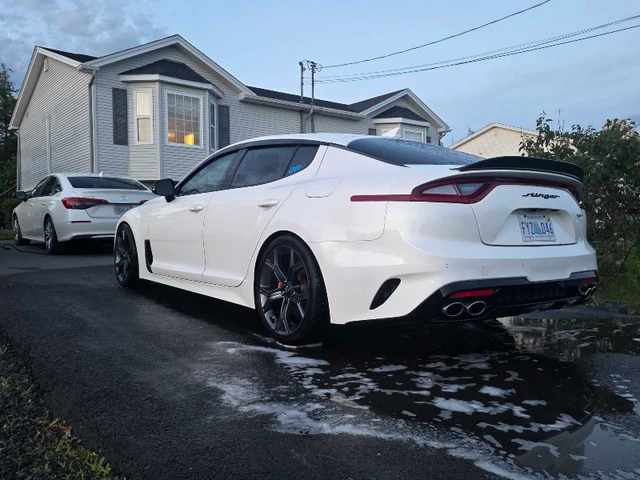 2018 Kia Stinger GT2, weiß, 96.000 km, Import Kanada — Foto 1