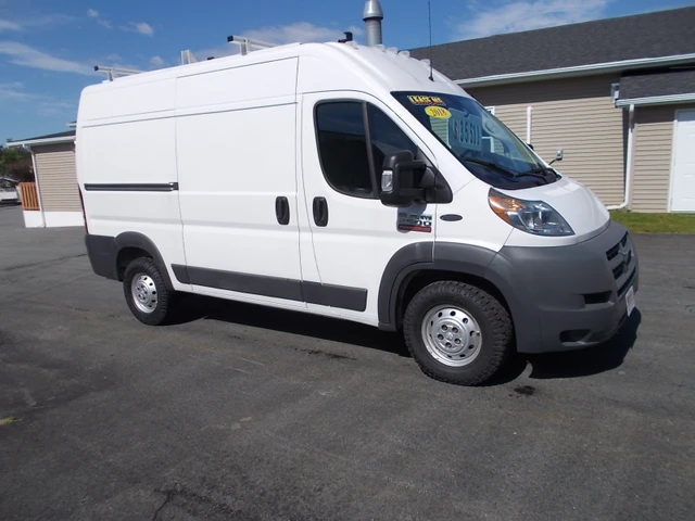 2018 RAM Promaster 2500, 134.899 km, Import Kanada — Foto 2 z 18