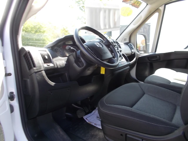 2018 RAM Promaster 2500, 134.899 km, Import Kanada — Foto 9 z 18