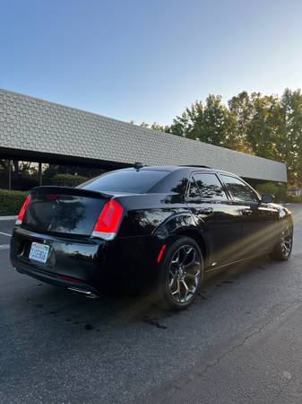 2015 Chrysler, Import USA — Foto 6 z 12