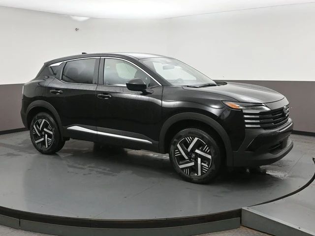 2026 Nissan Kicks SV (FWD), schwarz, 207 km, Import Kanada — Foto 1