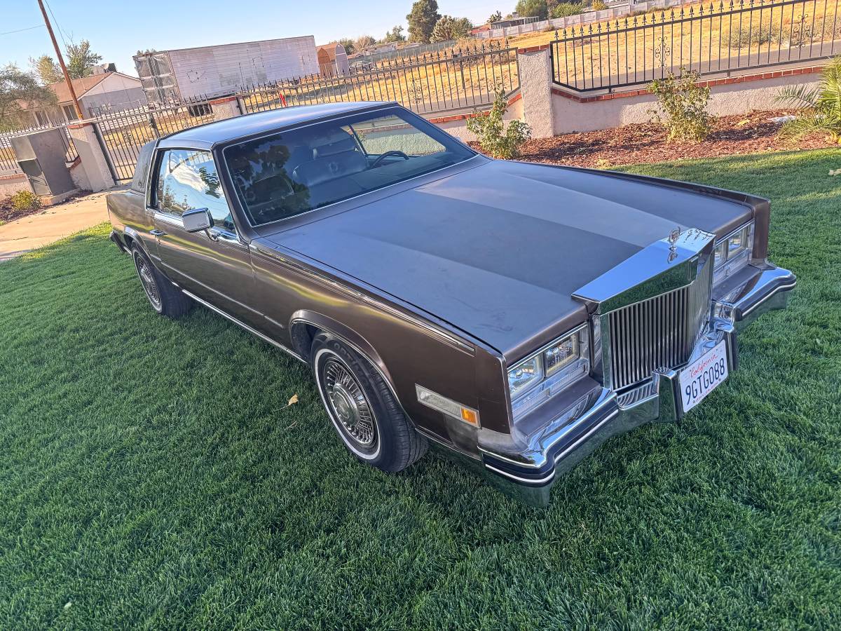 1984 Cadillac, Import USA — Foto 1